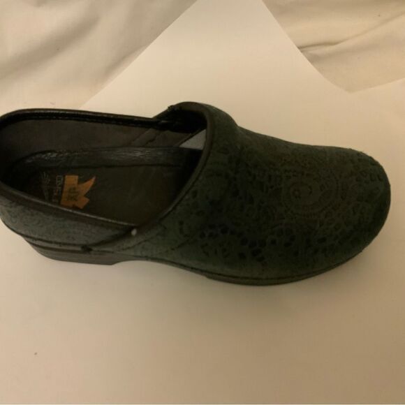 Dansko Women's Size 37 Blue tooled Leather Clogs Nursing Shoes - Picture 2 of 9